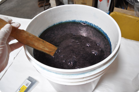 Beginning Shibori Indigo Dyeing: Working With The Indigo Dye Vat •  Creatorvox